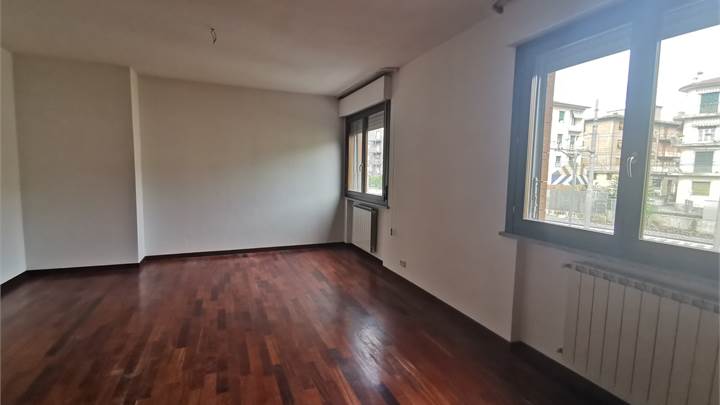 3+ bedroom apartment for sale in Arezzo
